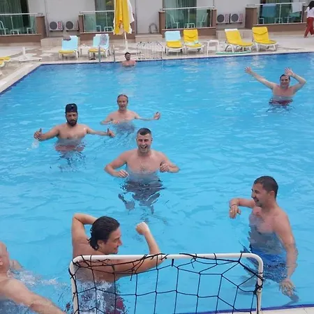 Monna Roza Garden Hotel