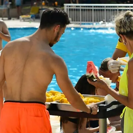 Monna Roza Garden 4*