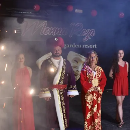 ホテル Monna Roza Garden