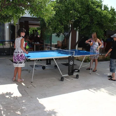 Hotel Monna Roza Garden 4*