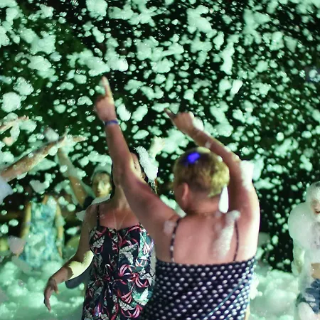 ホテル Monna Roza Garden 4*