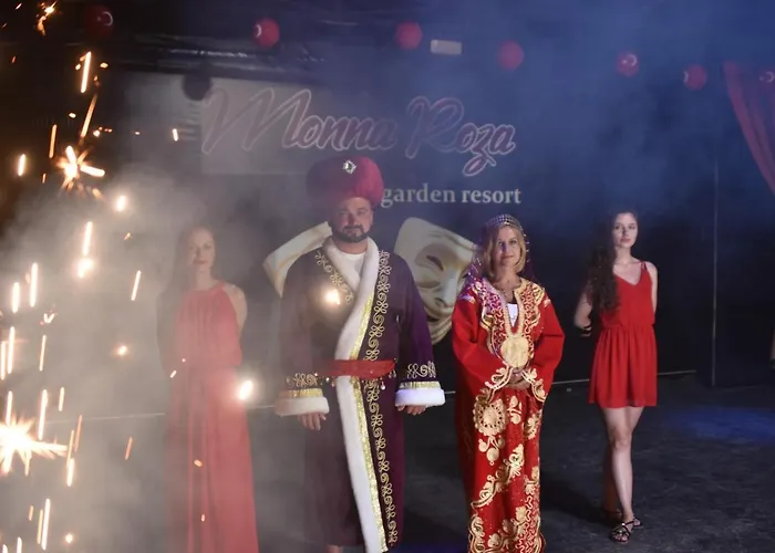 ホテル Monna Roza Garden