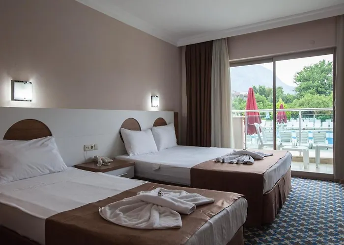 Monna Roza Garden Szálloda 4*