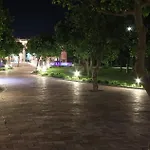 Monna Roza Garden