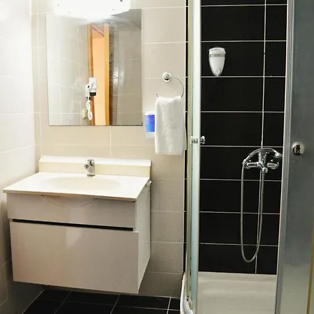 Otel Monna Roza Garden