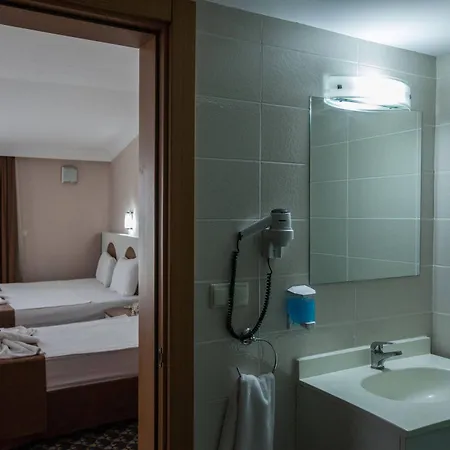 Otel Monna Roza Garden 4*